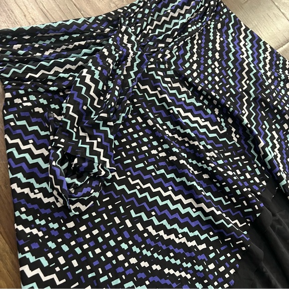 Profile Skirt - Picture 4 of 7